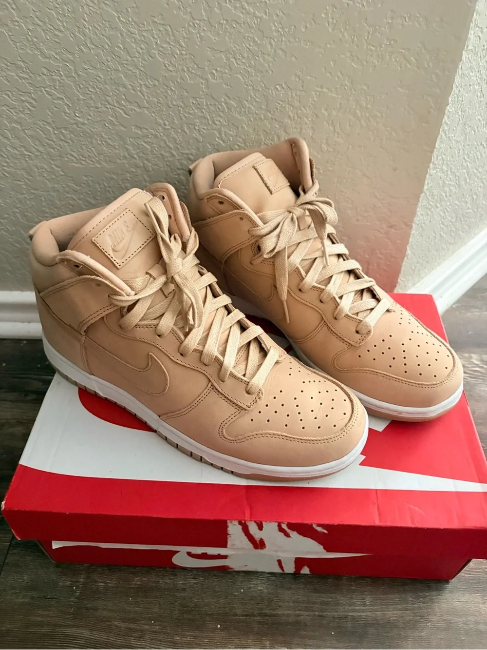 Nike Women’s Dunk Vachetta Tan